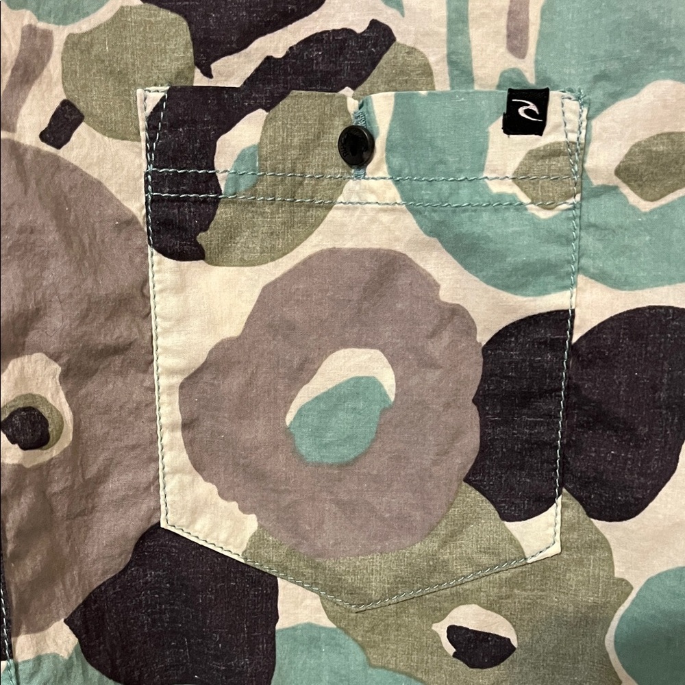 Rip Curl Men's Leaf Pattern Shirt - Green and Black - Picture 3 of 5